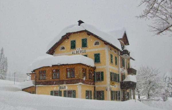 Albergo Piani Di Luzza 福尔尼阿沃尔特里 外观 照片